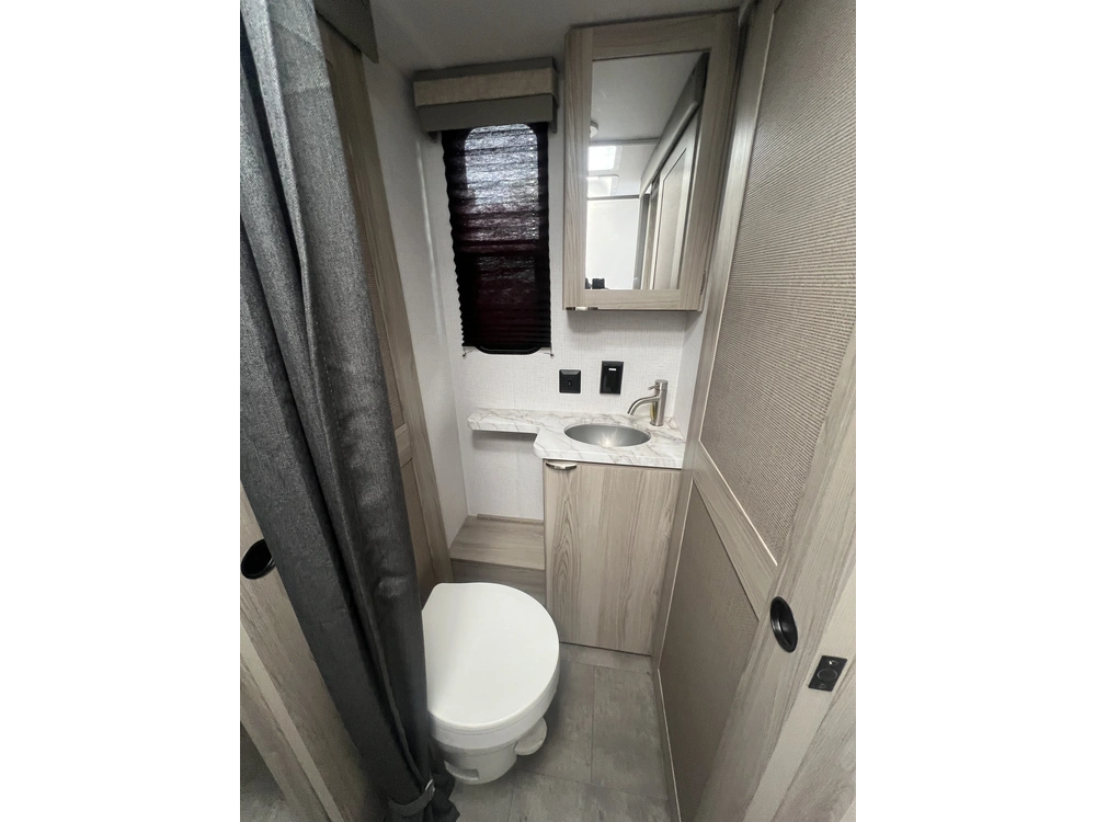 2022 Forest River Wildwood Fsx 176 Qbhk alt