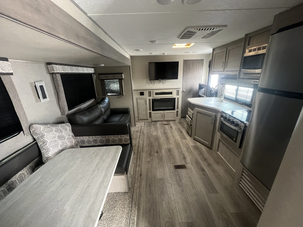 2022 Coachmen Catalina 323bhdsckle alt