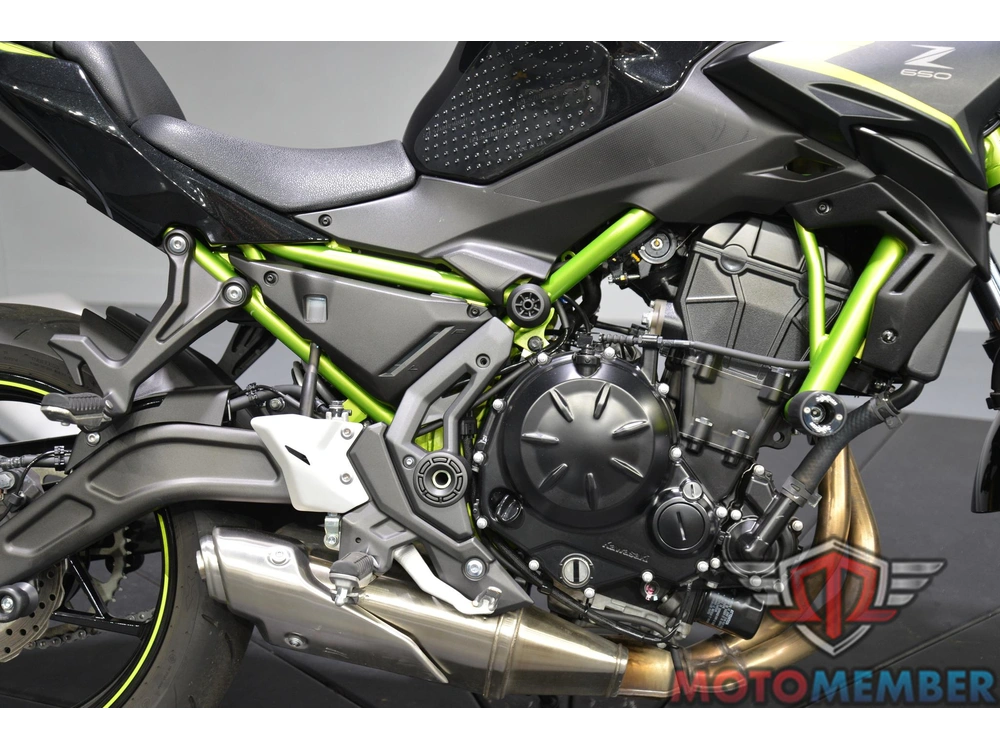 2022 Kawasaki Z650 alt