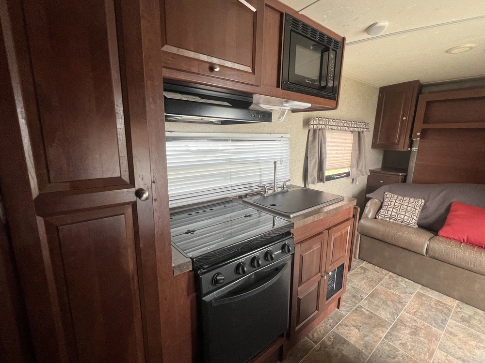 2014 Forest River Dutchmen Four Winds 31 L alt