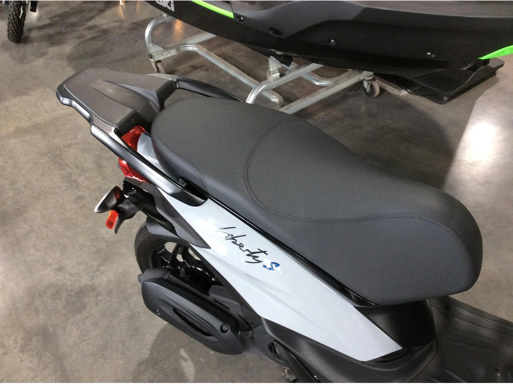 Piaggio Liberty 150 S 2025 alt