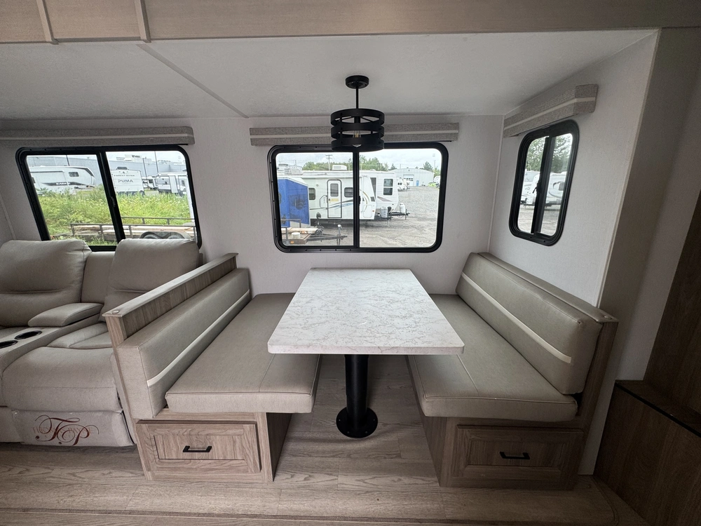 2025 Coachmen Freedom Ultra Lite 259fkds alt