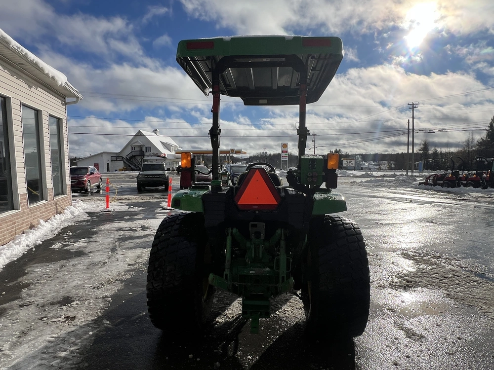 2017 John Deere 4052m (open Station) alt