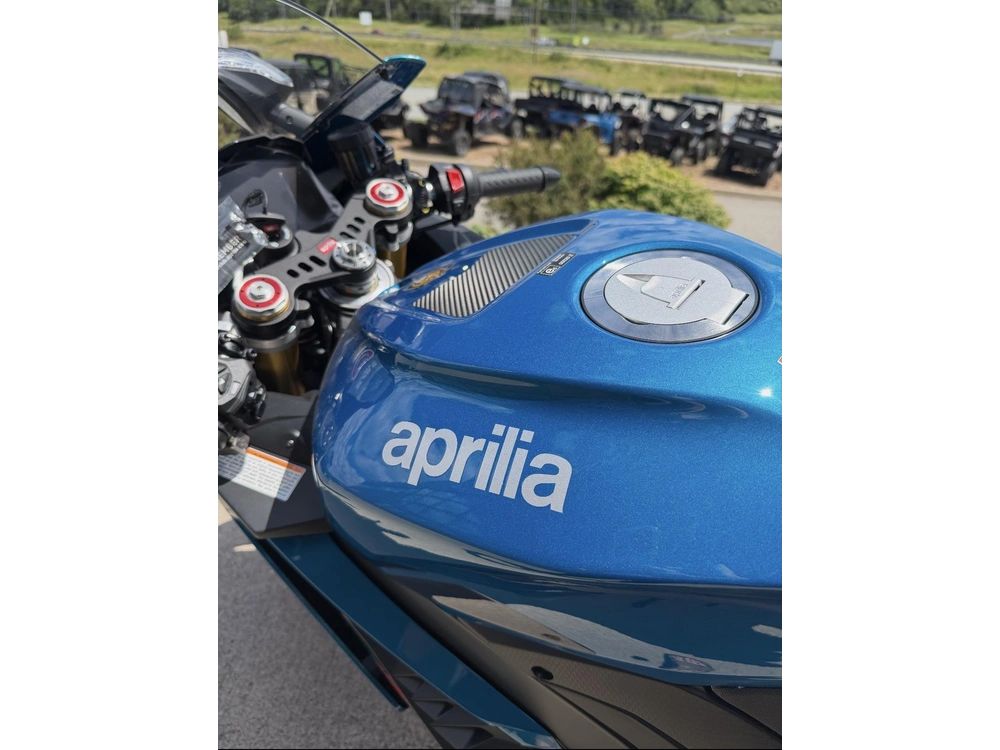 2027 Aprilia Rsv4 1100 - Stingray Blue alt