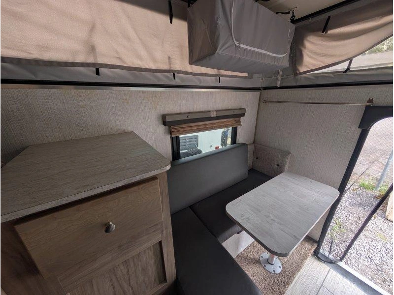 2021 Palomino Real Lite 1604 alt
