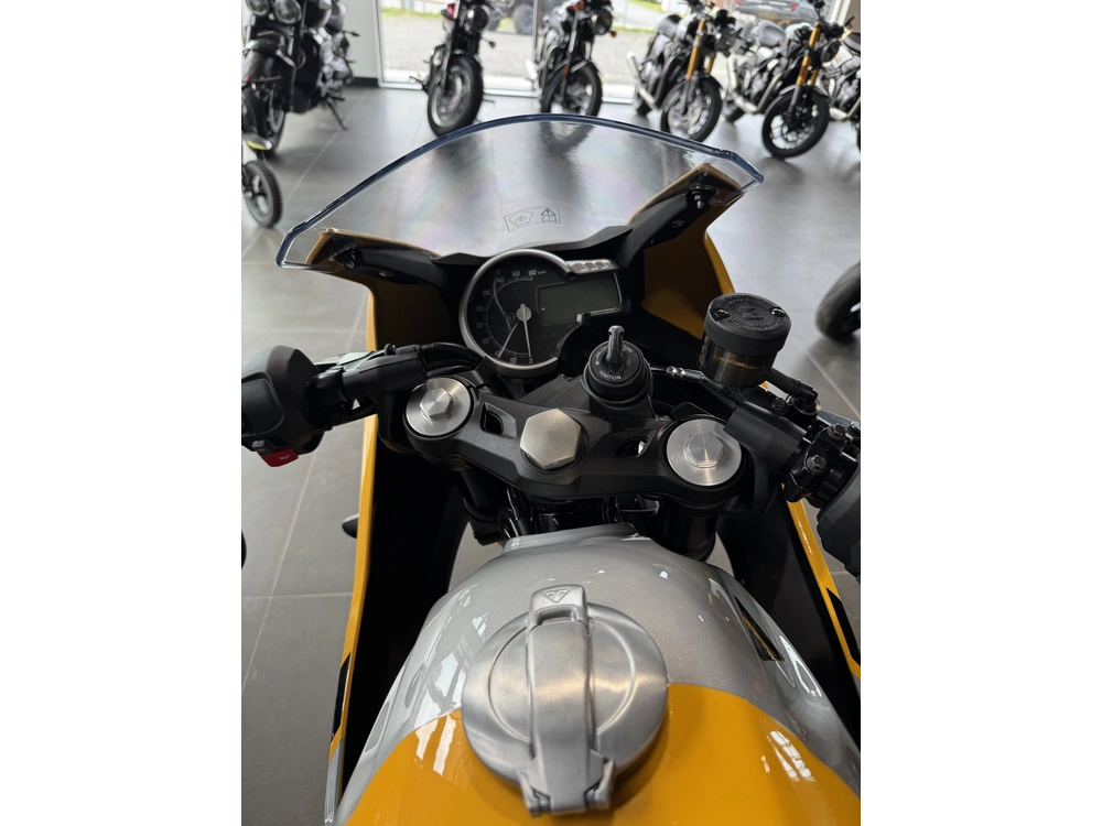 2026 Triumph Thruxton 400 Jaune alt