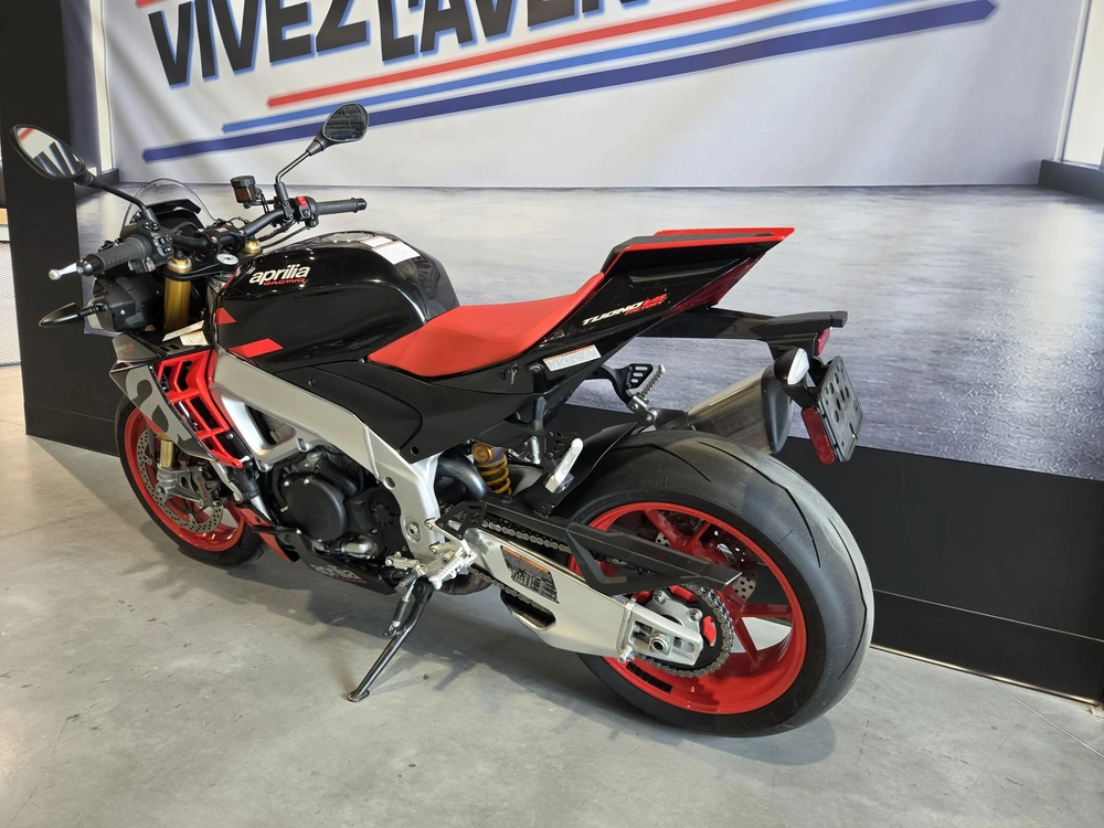 Aprilia 1100 Tuono Factory 2021 alt