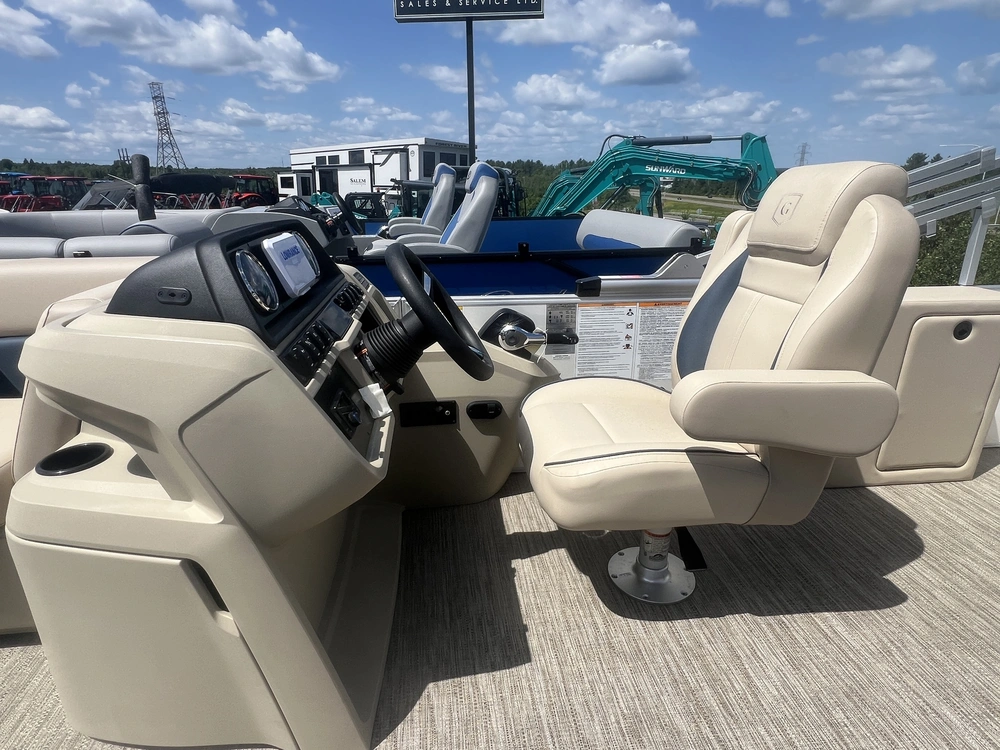 2025 Godfrey Marine Sweetwater 2286 Cse Triple alt