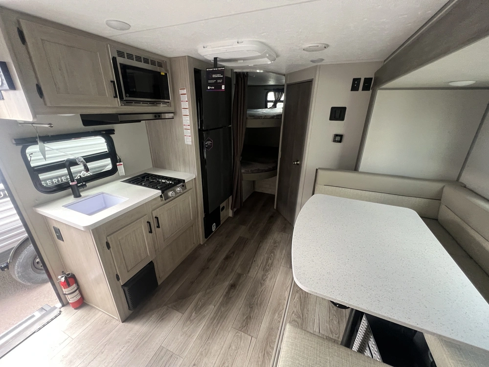 2026 Coachmen Catalina 184bhsx alt