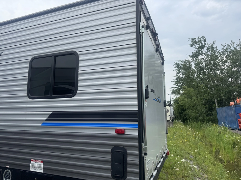 2023 Coachmen Catalina Trail Blazer 29ths alt