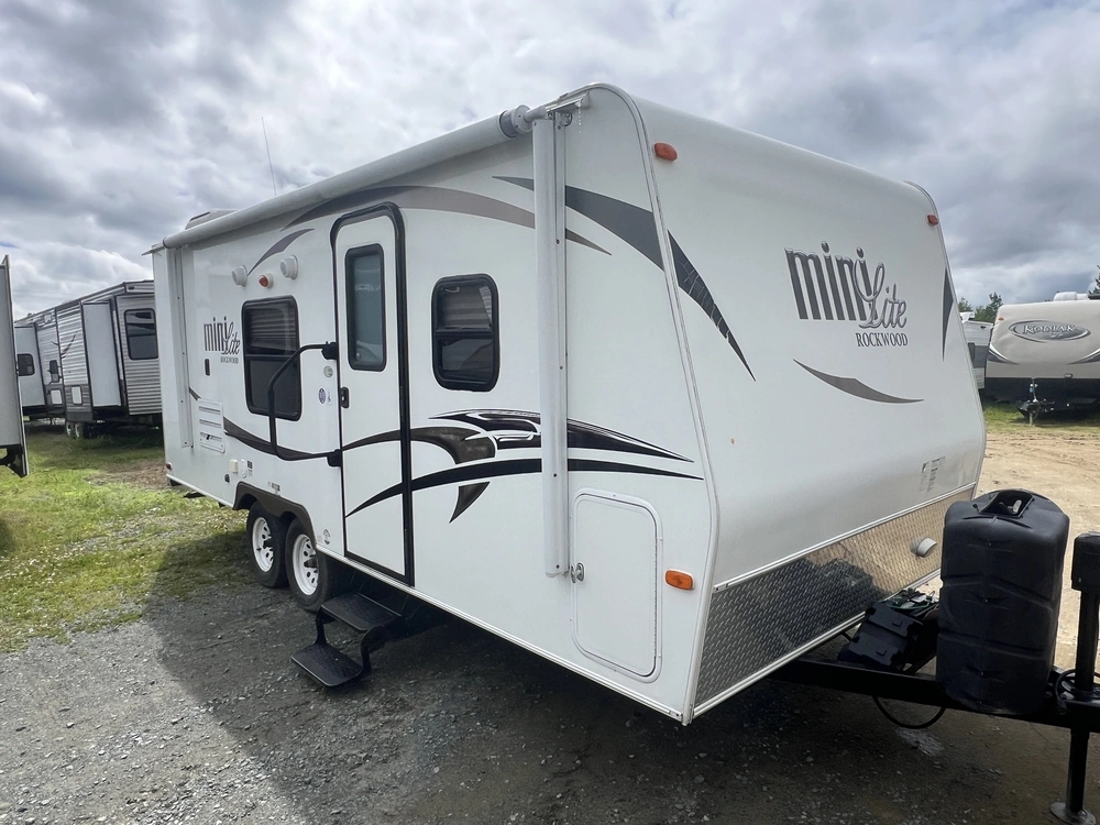 2014 Forest River Dutchmen Four Winds 31 L alt