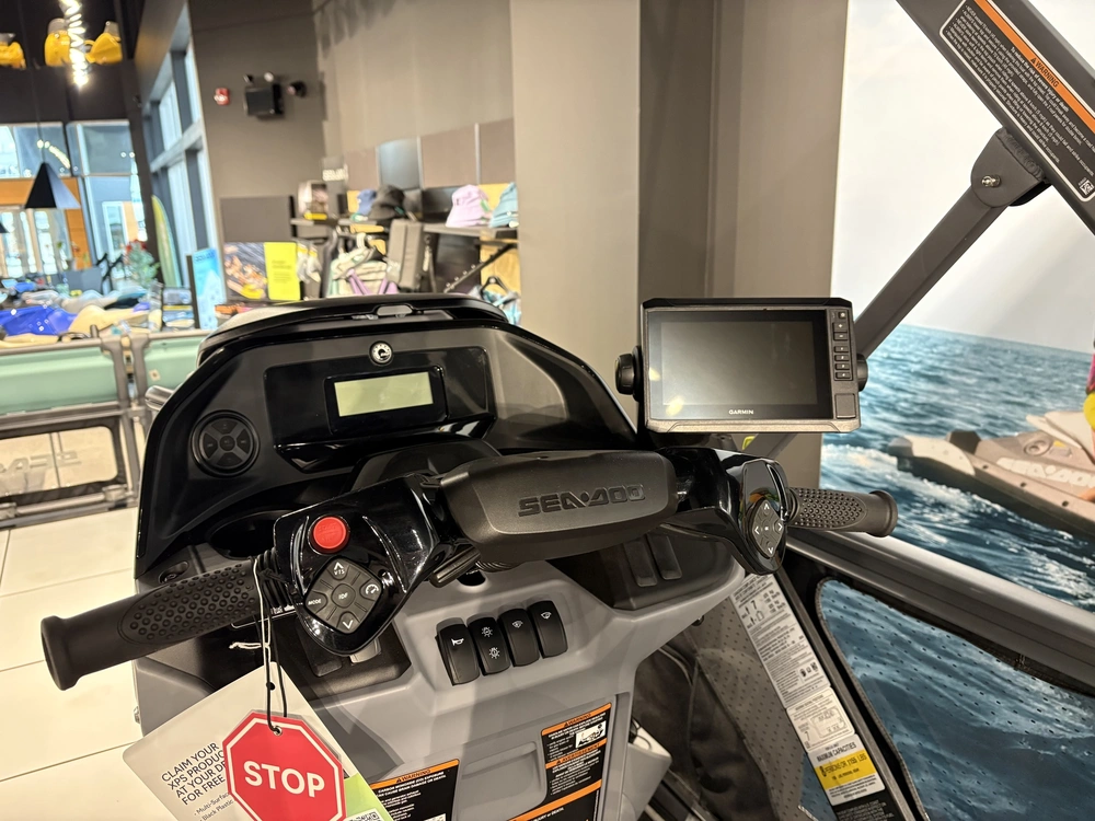 2026 Sea-doo Switch Cruise 18' 230hp alt