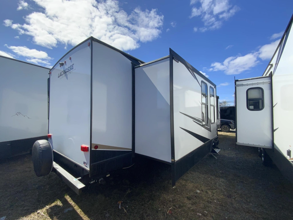 2023 Forest River Lacrosse Luxury Lite 3411 Rk alt
