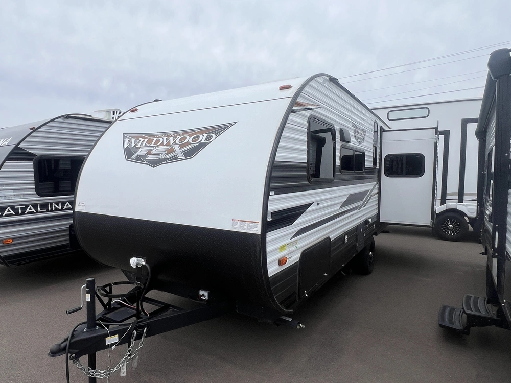 2022 Forest River Wildwood Fsx 176 Qbhk alt