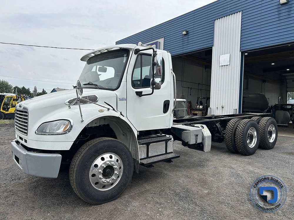 Freightliner M2-106 2014 alt