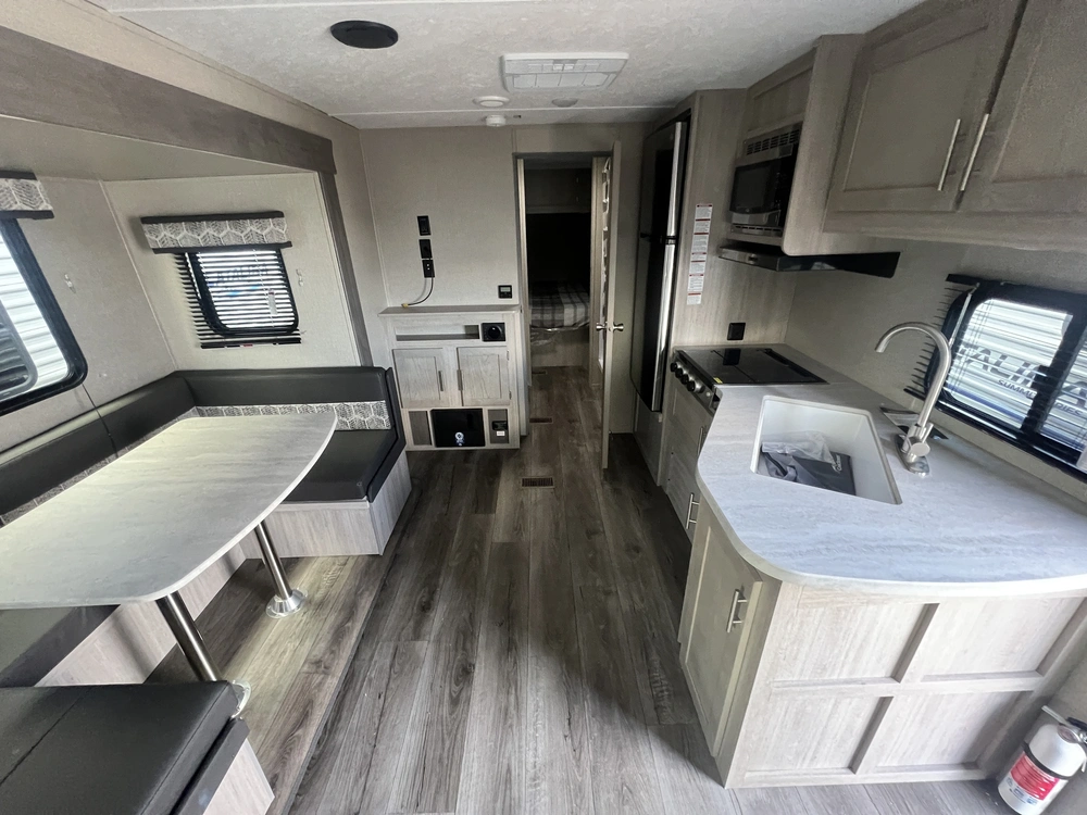2023 Coachmen Catalina 231mks alt