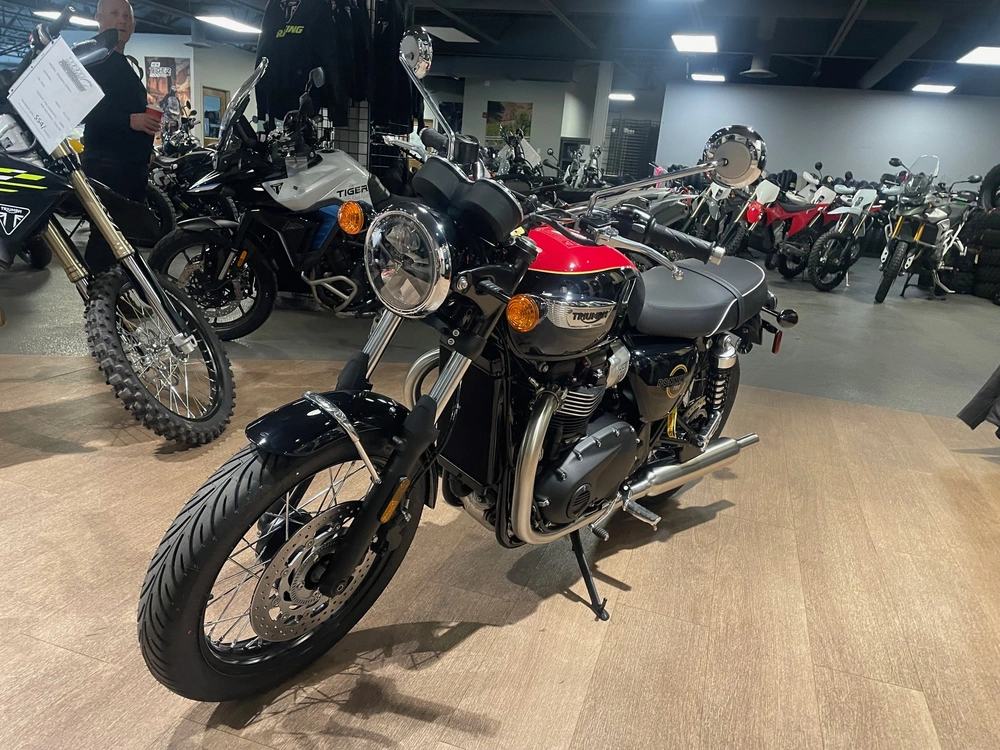 2026 Triumph Bonneville T100 - Red alt