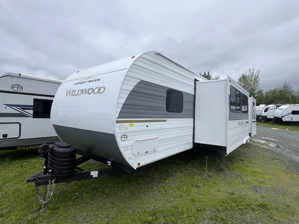 2026 Forest River Wildwood 32 Bhds alt