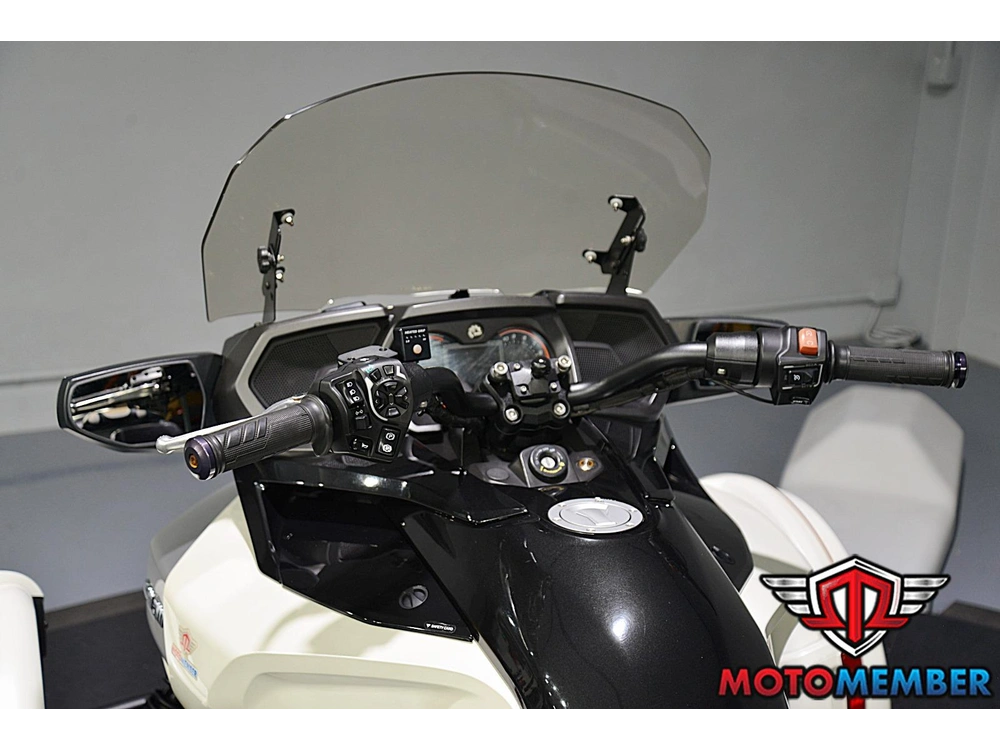 2016 Can-am Spyder F3-t Manual alt
