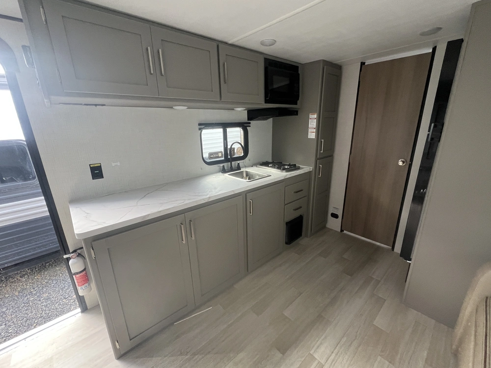 2026 Keystone Rv Hideout 195rbs alt