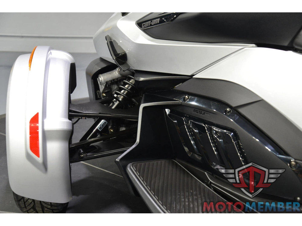2022 Can-am Spyder Rt alt
