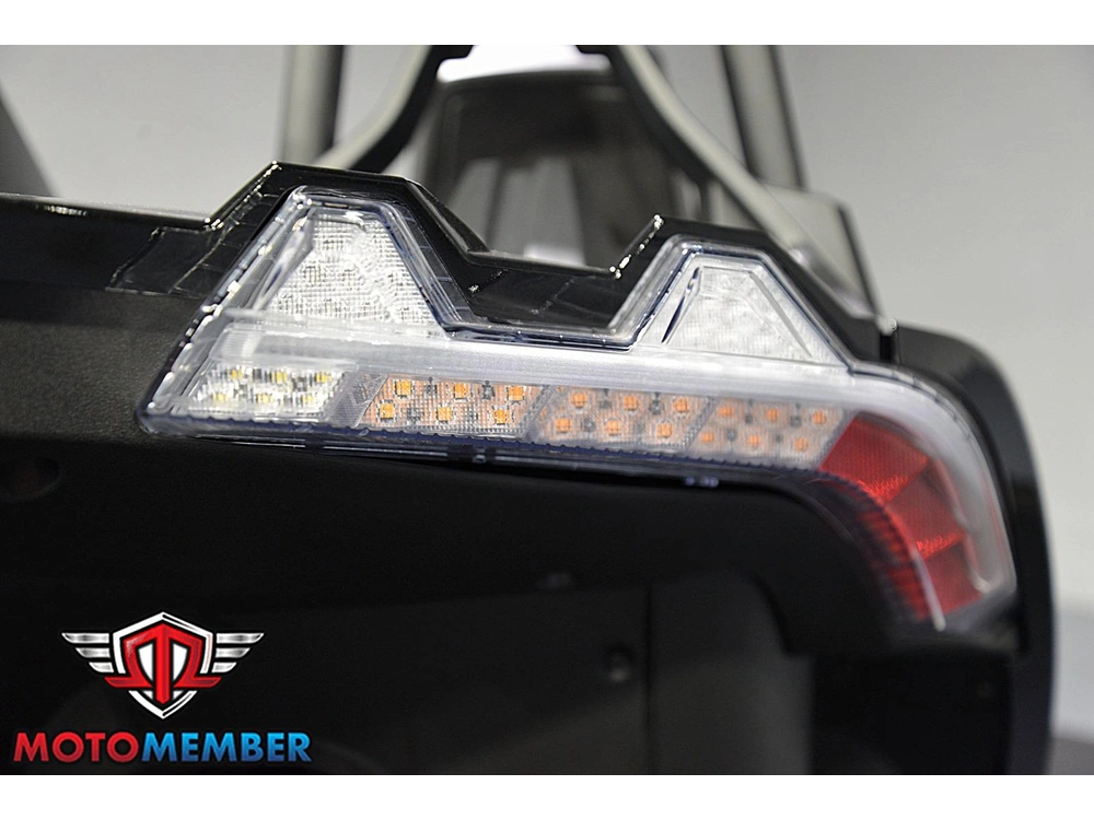 2025 Slingshot S Autodrive alt