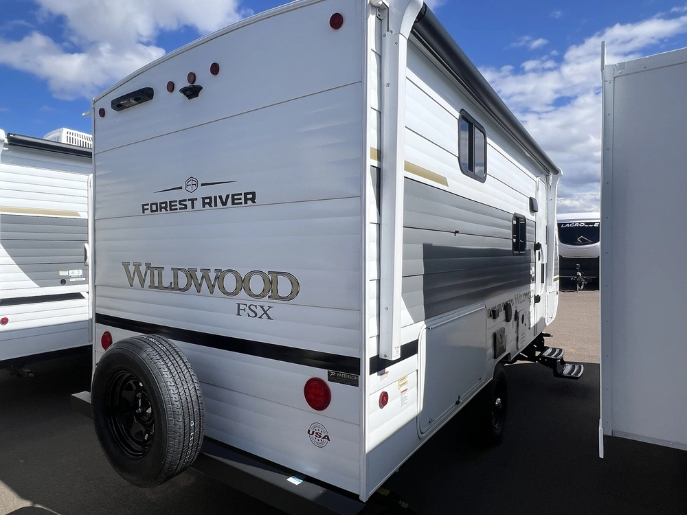 2026 Forest River Wildwood 178bhsk alt