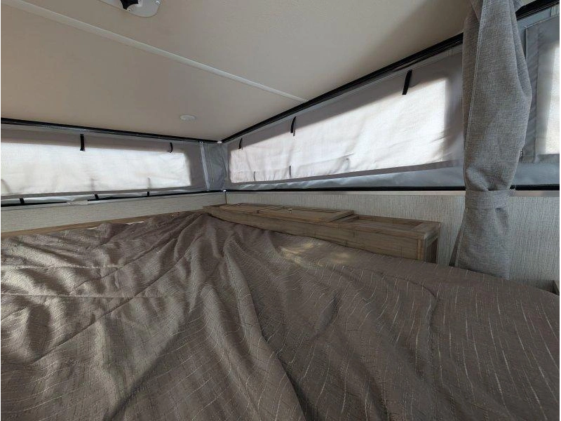 2021 Palomino Real Lite 1604 alt