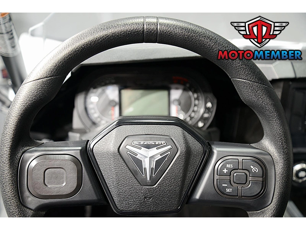 2023 Slingshot S W/ Technology Package I Manual alt