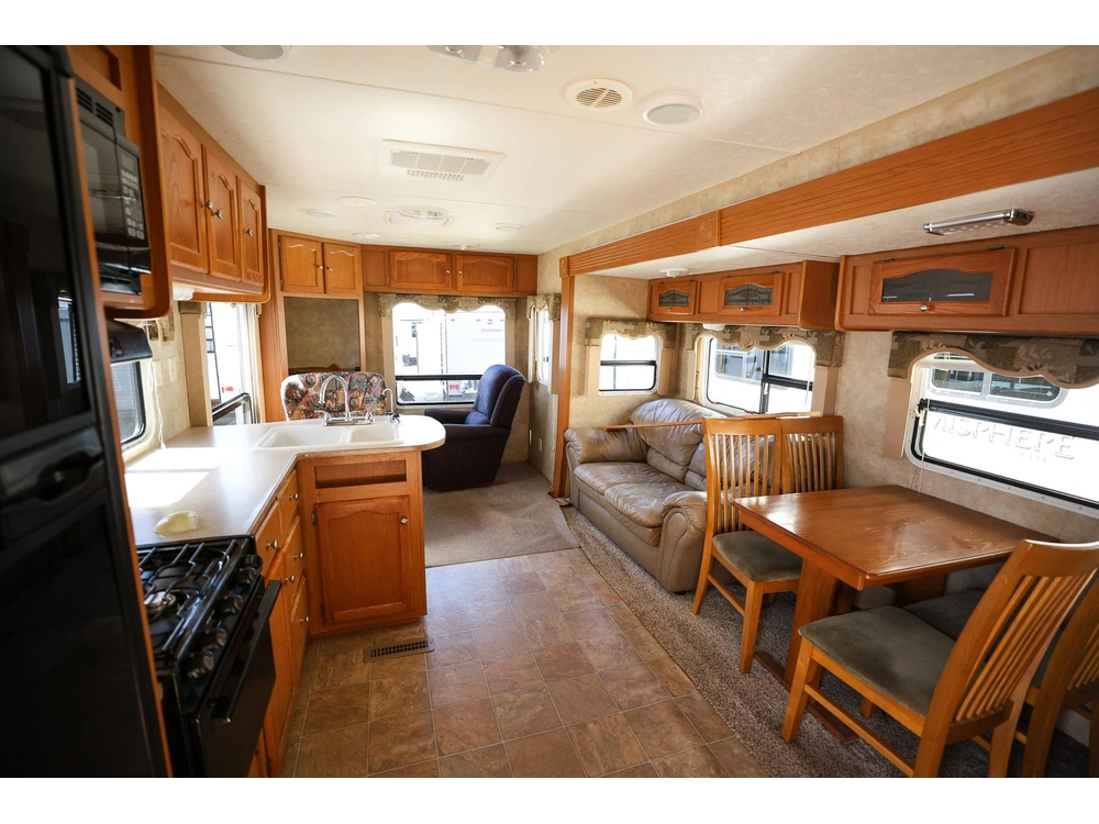 2009 Dutchmen Dutchmen Four Winds 31 L alt