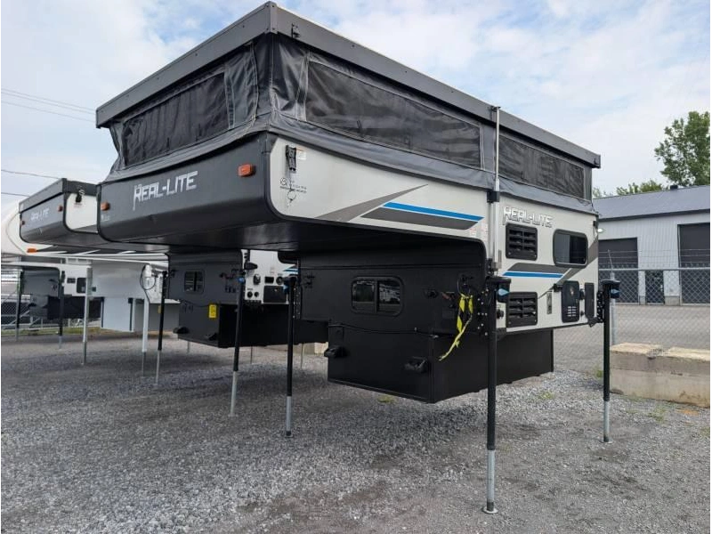 2021 Palomino Real Lite 1604 alt
