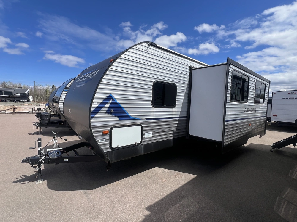 2023 Coachmen Catalina 261bhs alt