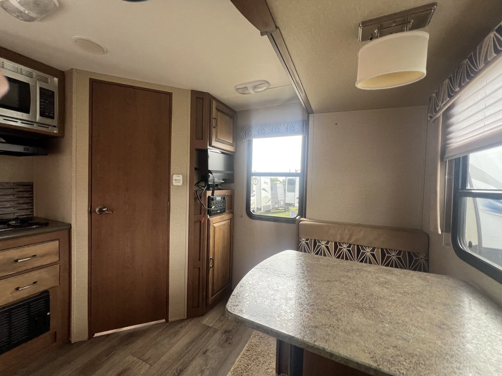 2013 Cruiser Rv Fun Finder 189 Fds alt
