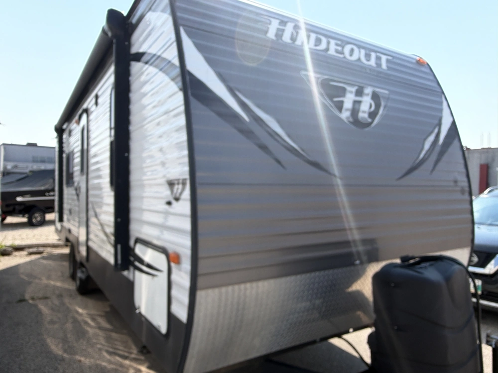 2015 Dutchmen Hideout 260lhs alt