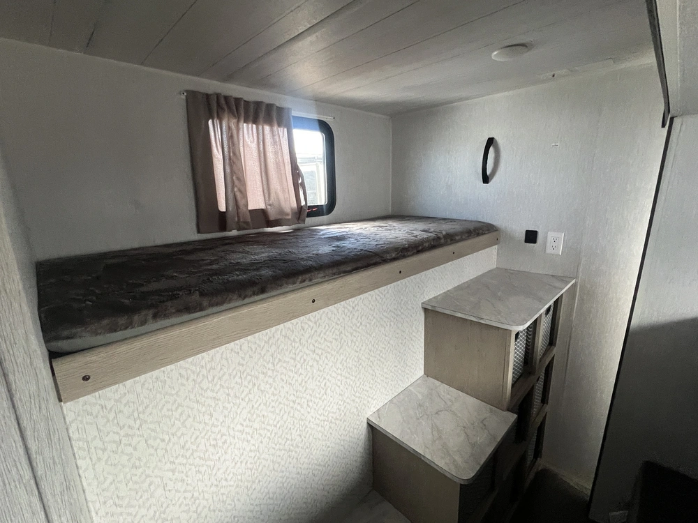 2024 Forest River Wildwood 32bhdsx alt