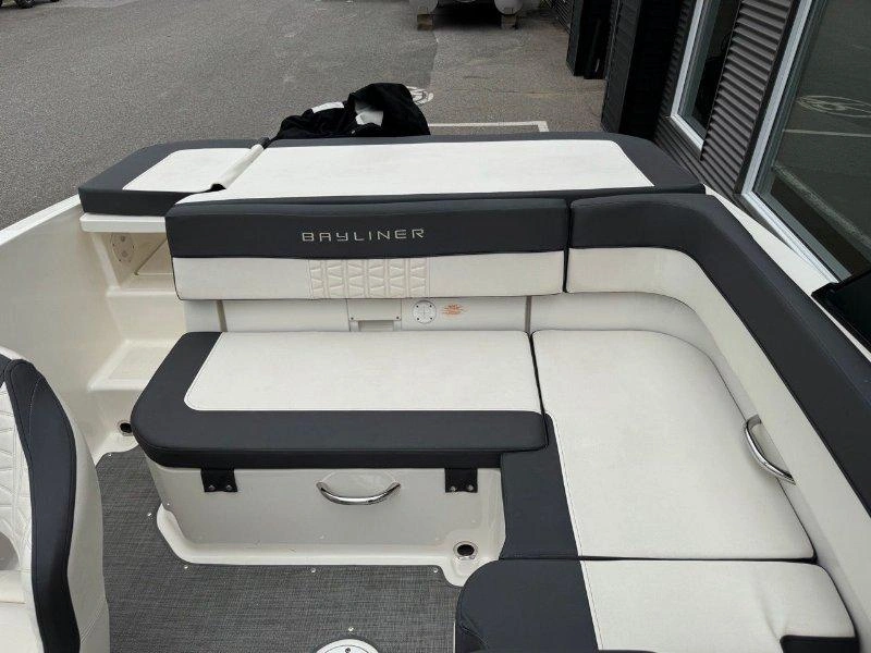 Bayliner Vr5 2019 alt