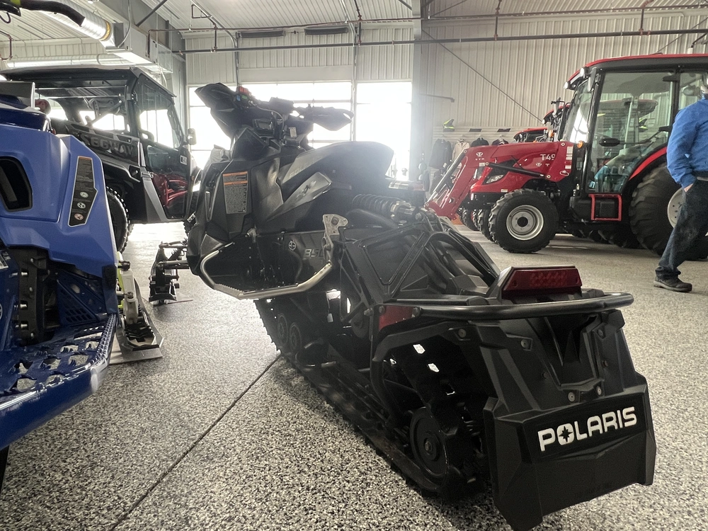 2020 Polaris Switchback Xcr 136 alt