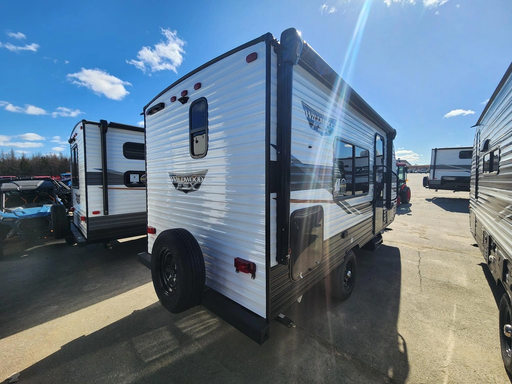 2024 Forest River Wildwood Fsx 167 Rbk alt