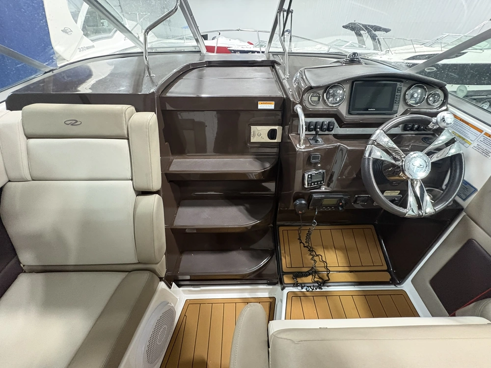 2015 Regal 28 Express alt