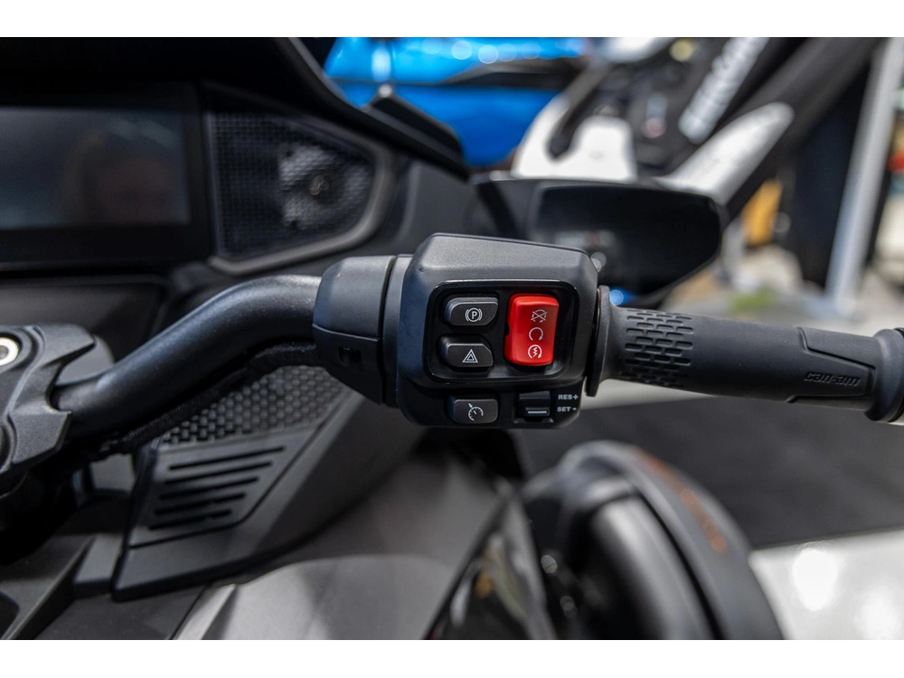 2026 Can-am Spyder Rt Ltd 1330 Se6 Bk Drk 26 G1ta alt