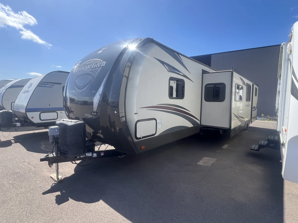 2015 Forest River Heritage Glen 300bh alt