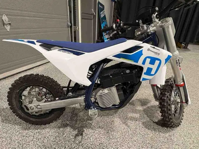 Husqvarna EE3 2024