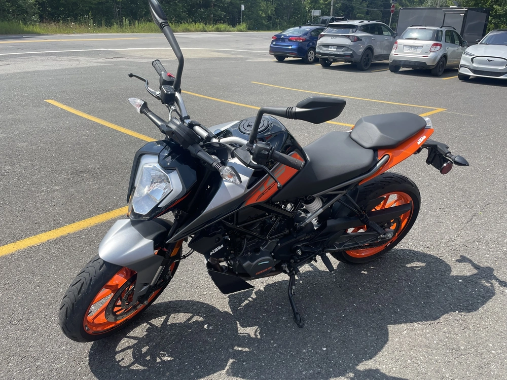 Ktm Duke 200 2023 alt