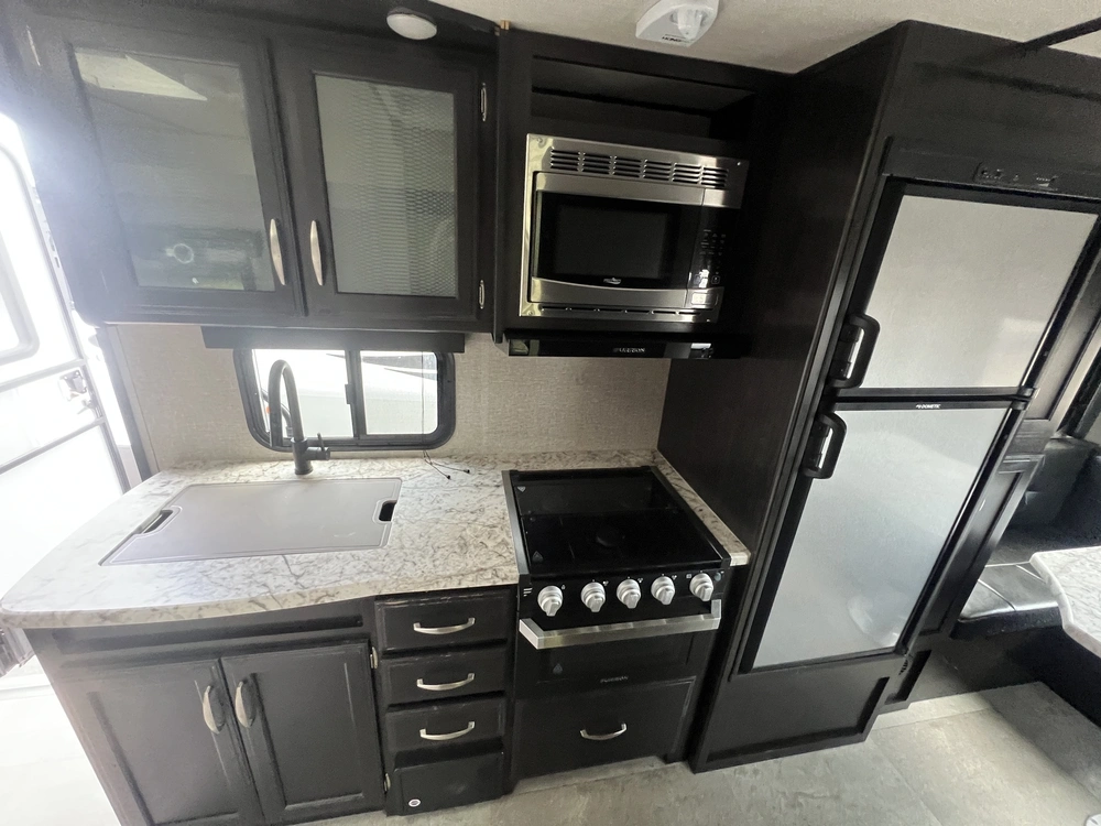 2019 Grand Design Imagine 19rle alt