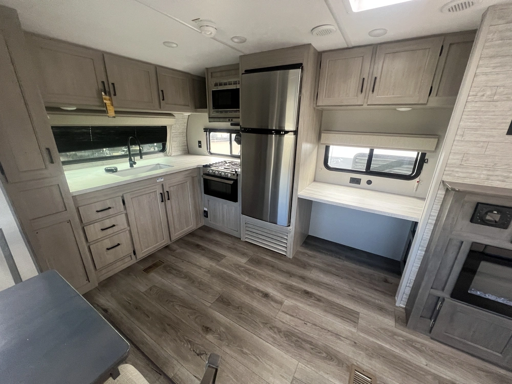 2025 Coachmen Catalina 333fktsle alt