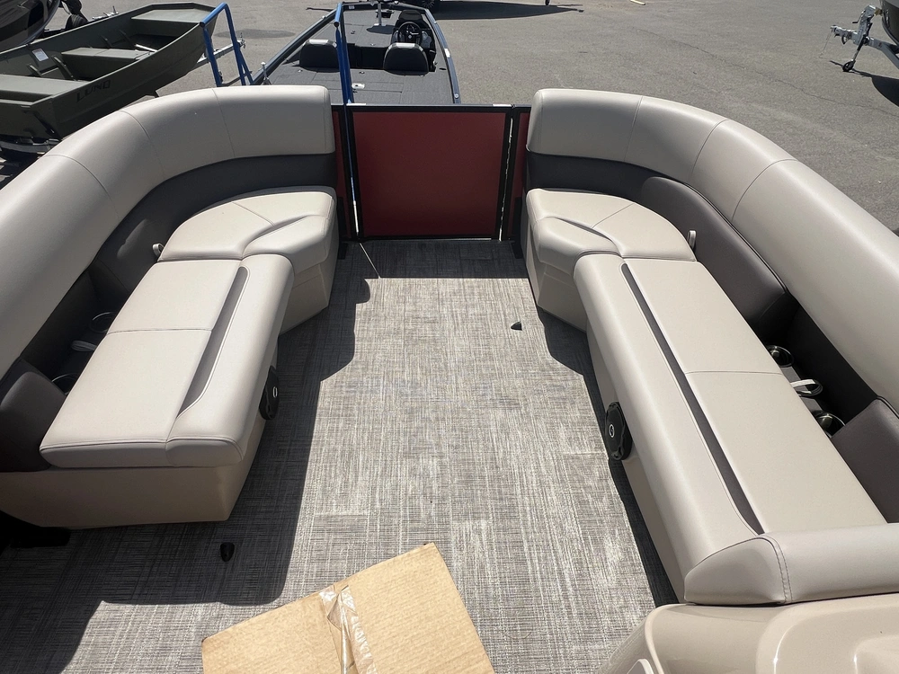 2026 Encore Boat Builders Bentley 200 Le Cr alt