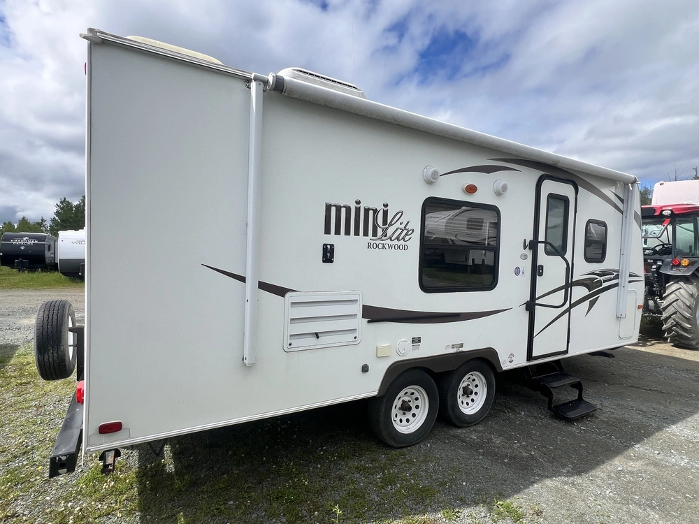 2014 Forest River Dutchmen Four Winds 31 L alt