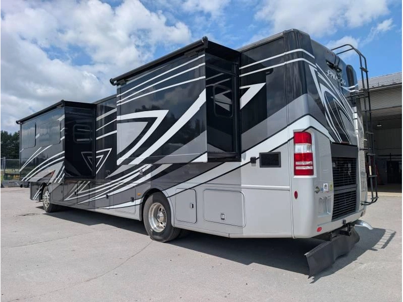 Thor Motor Coach Palazzo 37.4 2023 alt
