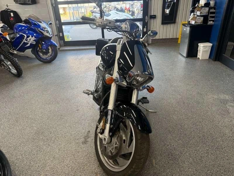 Suzuki Suzuki M 109 R 2006 alt