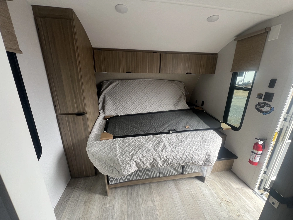 2025 Forest River Wildwood 22veranda alt